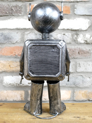 Max the Metal Robot
