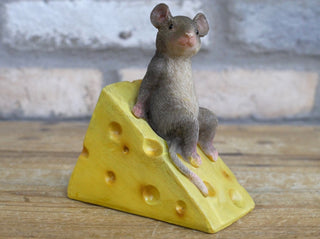 Quirky Resin Mouse Garden Ornament