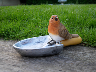 Resin Red Robin Bird Feeder