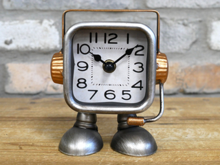 Retro Robot Clock