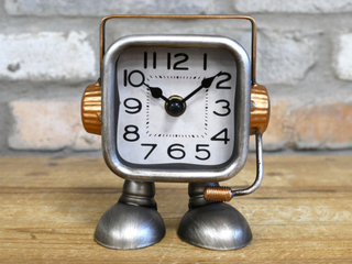 Retro Robot Clock
