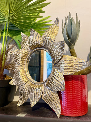 Vintage Style Gold Sun Flower Mirror 44cm Home Decor Antiqued Gold Hallway