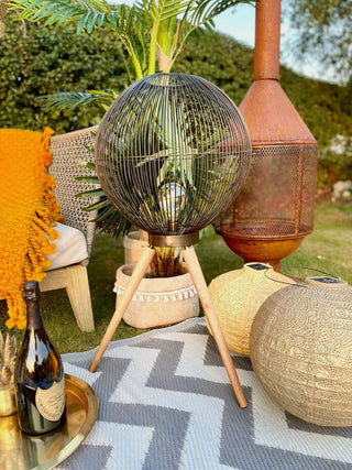 Retro Tripod LED Table Lamp