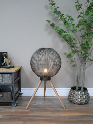 Retro Tripod LED Table Lamp