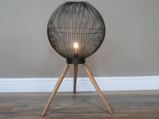 Retro Tripod LED Table Lamp