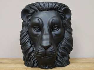 Black Lion Head Planter
